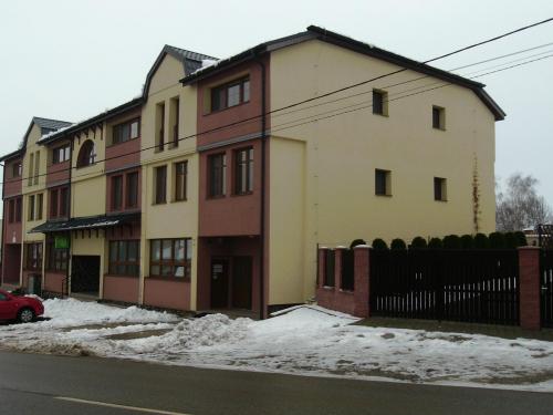 polyfunkčný dom - 12 bytových jednotiekpolyfunkčný dom - 12 bytových jednotiek